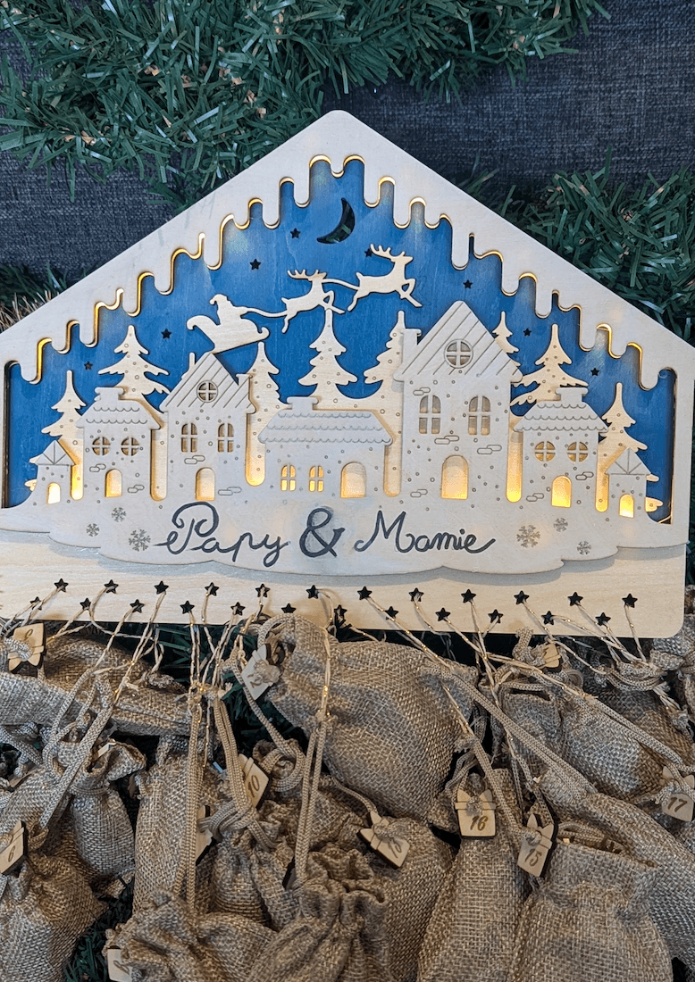 Calendrier de l’Avent en bois, création artisanale poétique de Noël réalisée à Lille.