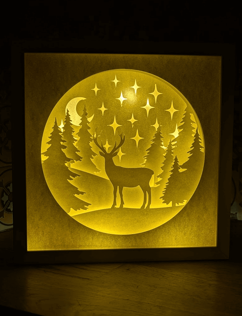 Lightbox en papier : Cerf sous les étoiles, création poétique