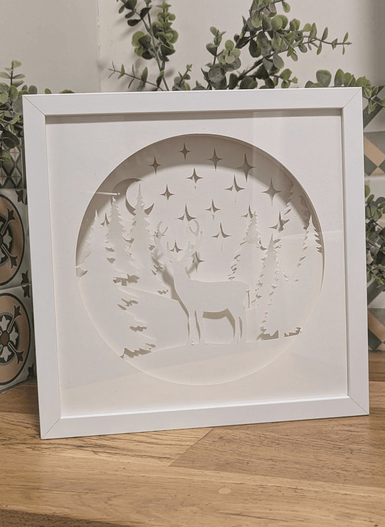 Lightbox en papier : Cerf sous les étoiles, création poétique – Image 2